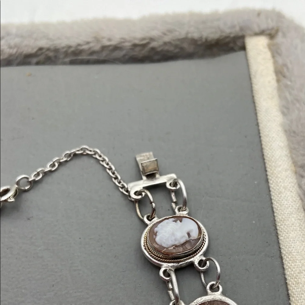 cameo station bracelet - Picture 3 of 4